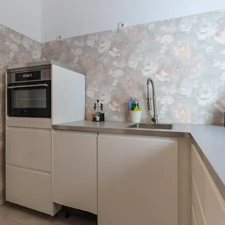 Apartment Am Steiger 3 Exklusives Wohnen Mit Wasserbett Und Balkon Mit Gasgrill Am Steigerwald Appartement *