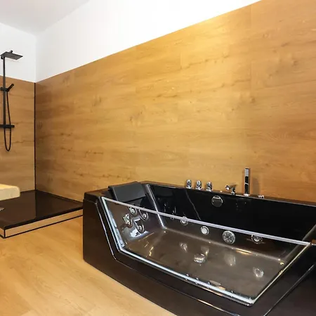 Am Steiger 3 Exklusives Wohnen Mit Wasserbett Und Balkon Mit Gasgrill Am Steigerwald Erfurt