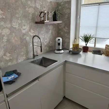 Apartment Am Steiger 3 Exklusives Wohnen Mit Wasserbett Und Balkon Mit Gasgrill Am Steigerwald Erfurt