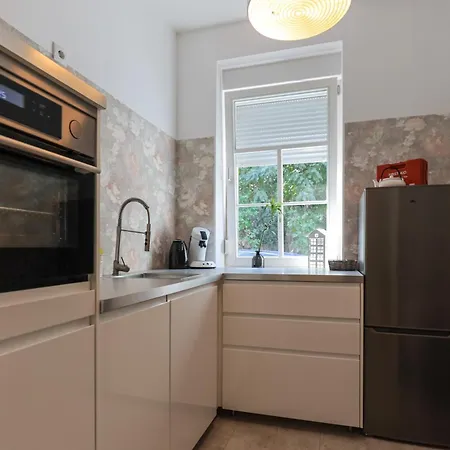 Am Steiger 3 Exklusives Wohnen Mit Wasserbett Und Balkon Mit Gasgrill Am Steigerwald Apartment *