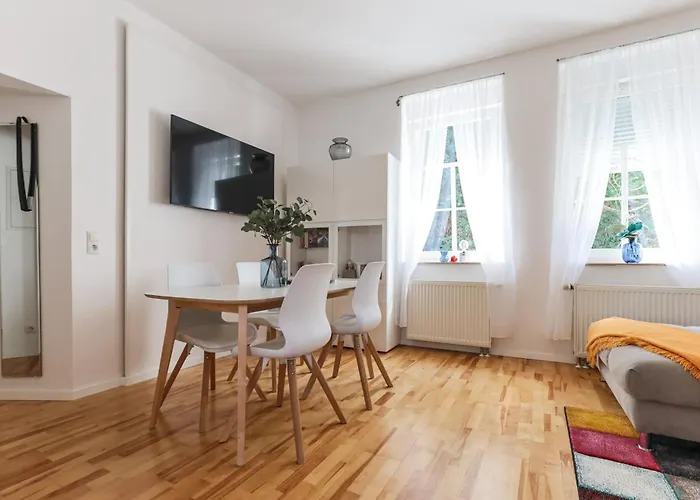 Apartment Am Steiger 3 Exklusives Wohnen Mit Wasserbett Und Balkon Mit Gasgrill Am Steigerwald Appartement *